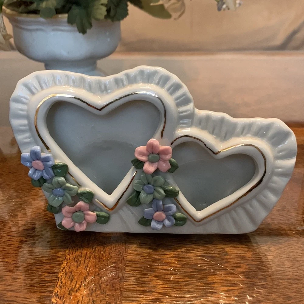 Photo Frame Dimensional Ceramic Heart shaped floral 2 Picture Flower Design
